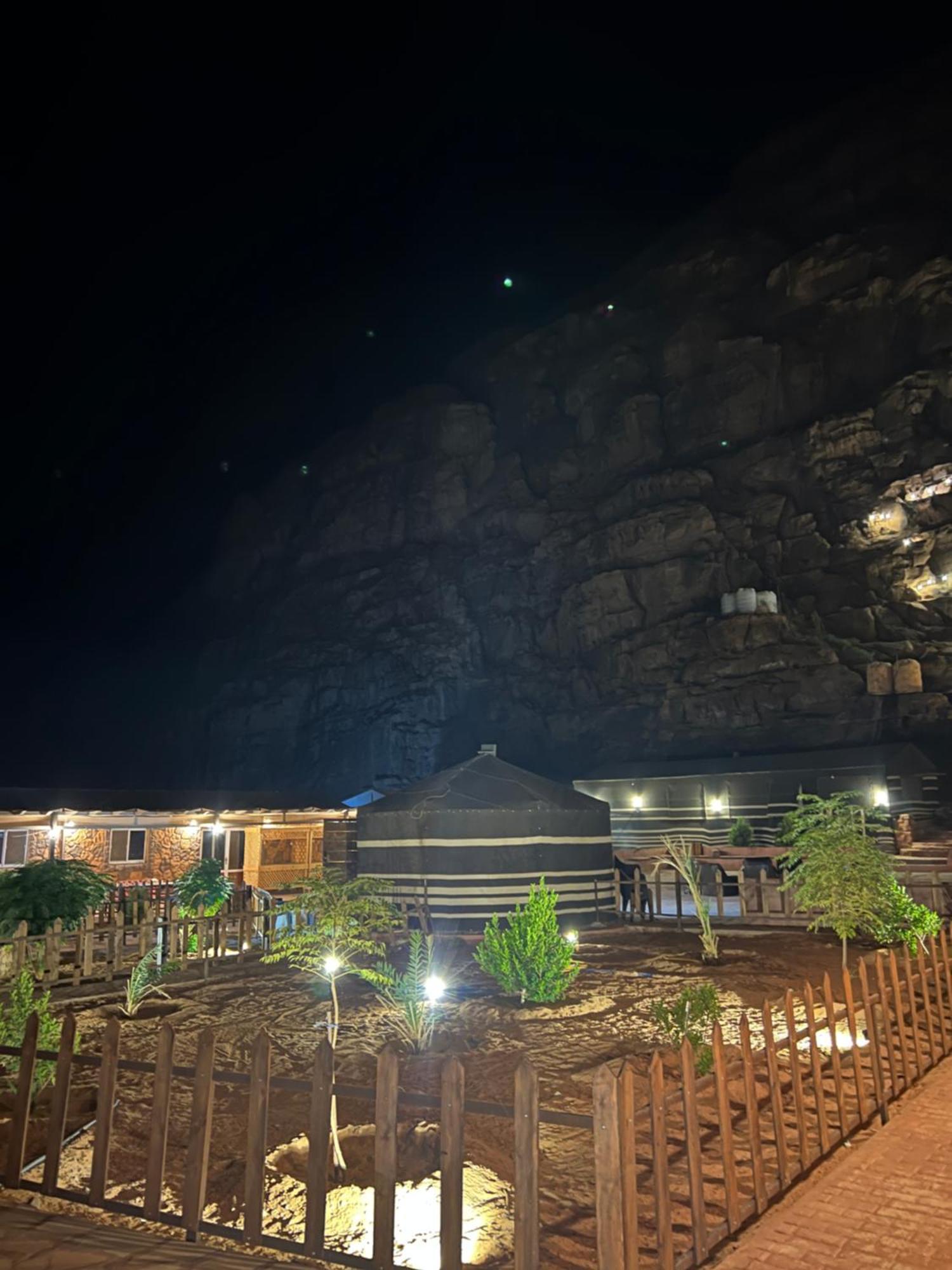Wadi Rum Sky Camp Extérieur photo